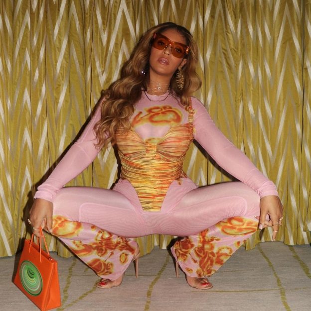 girleak.com > Beyonce > Beyonce Hot In Pink (7 Photos)_67d77b05c3b35.jpeg