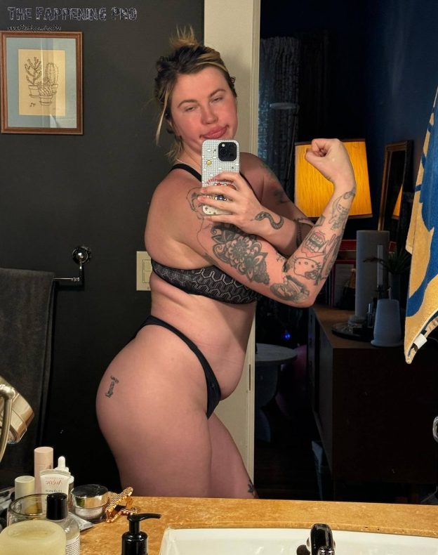 girleak.com > Ireland Baldwin > Ireland Baldwin Nasty Selfie (4 Photos)_67d8b9c0664de.jpeg