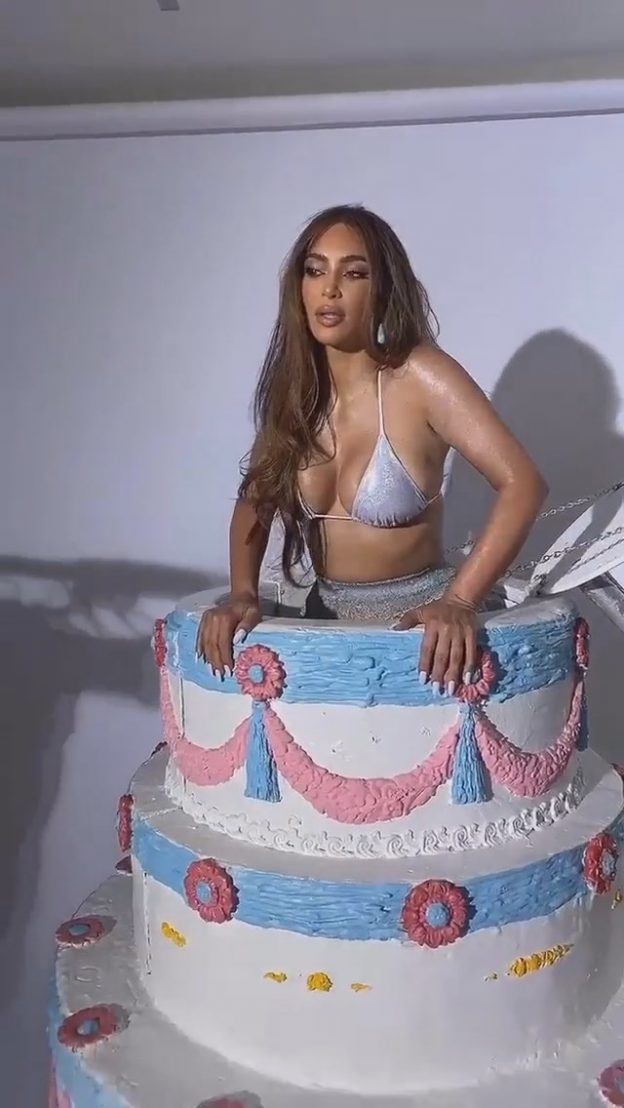 girleak.com > Kim Kardashian > Kim Kardashian Sexy Stripper (20 BTS Photos And Videos)_67d77e28b291d.jpeg - photo & video leak - 2460 - 2025-04-25 - By admin