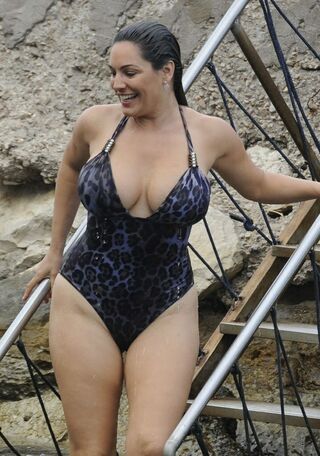 Kelly Brook / iamkb / kelly-brook Nude_67d914199f5ae.jpeg